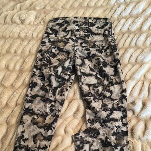 lululemon athletica Black and Tan Patterned Leggings